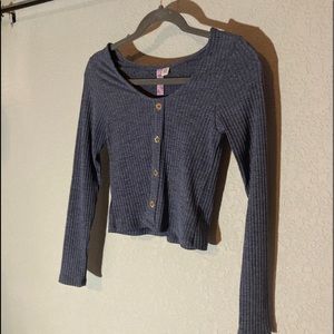 Blue crop long sleeve with brown buttons